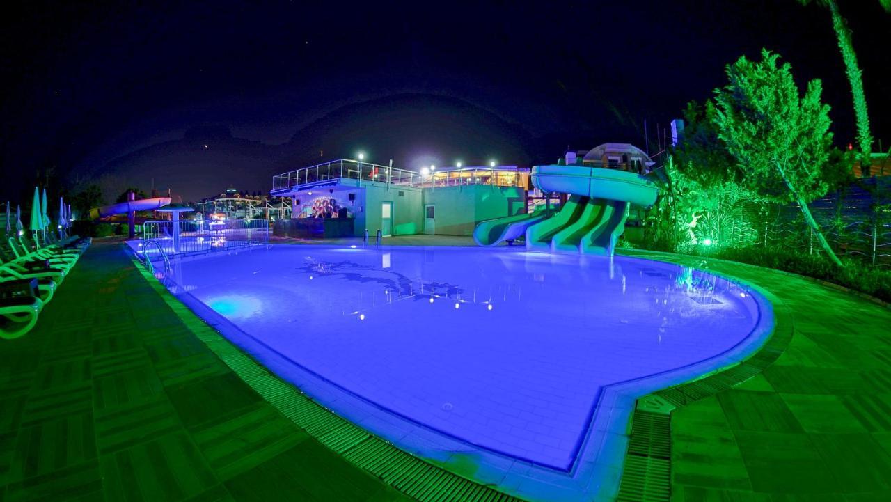 Clover Magic Seagate Belek Hotell Antalya Exteriör bild
