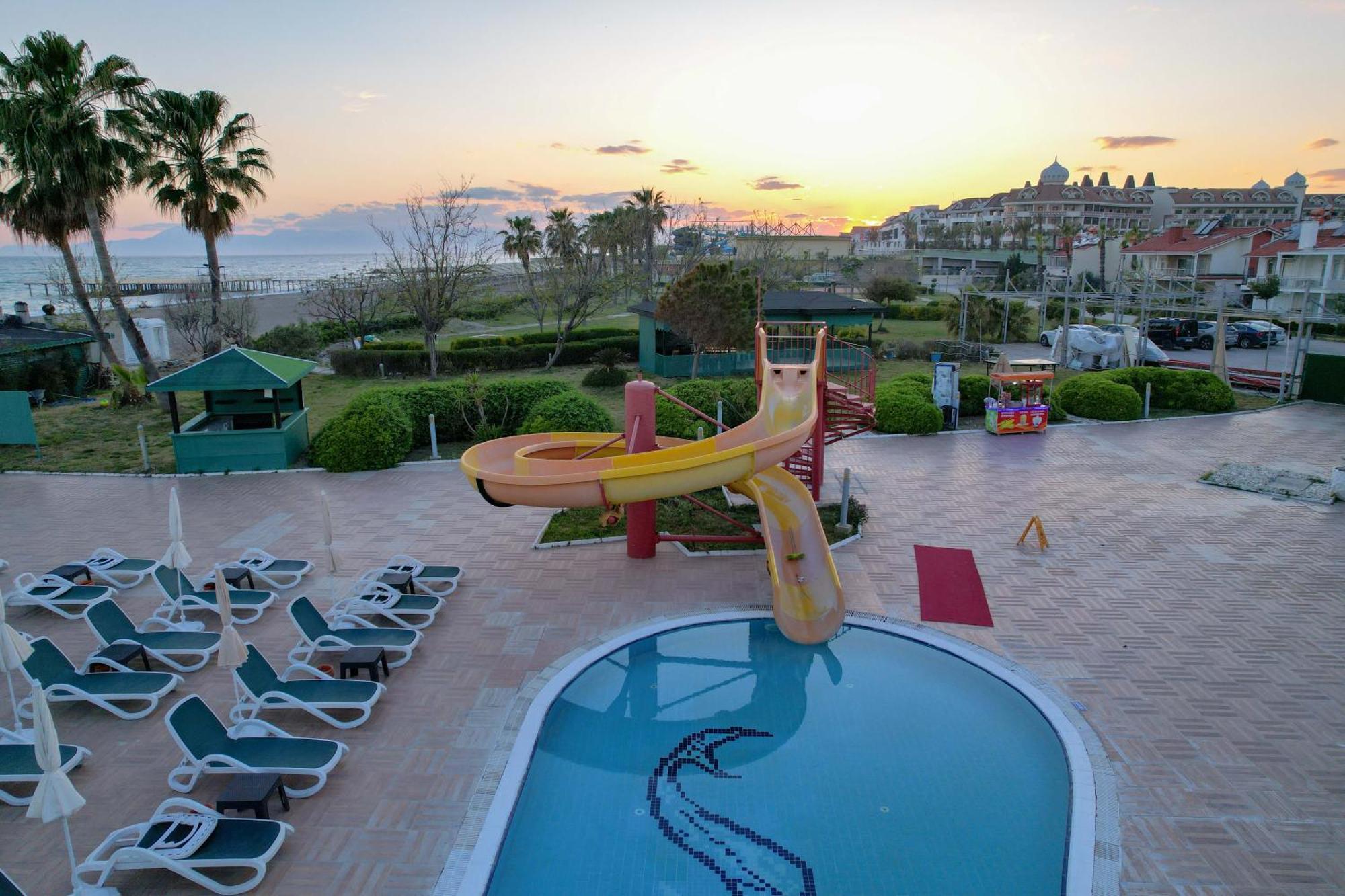 Clover Magic Seagate Belek Hotell Antalya Exteriör bild